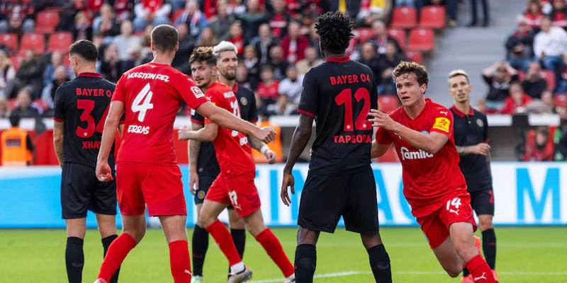 Holstein Kiel không chỉ bị đẩy gần hơn tới nhóm xuống hạng mà còn cảm thấy áp lực lớn trong các trận đấu tiếp theo Holstein Kiel không chỉ bị đẩy gần hơn tới nhóm xuống hạng mà còn cảm thấy áp lực lớn trong các trận đấu tiếp theo